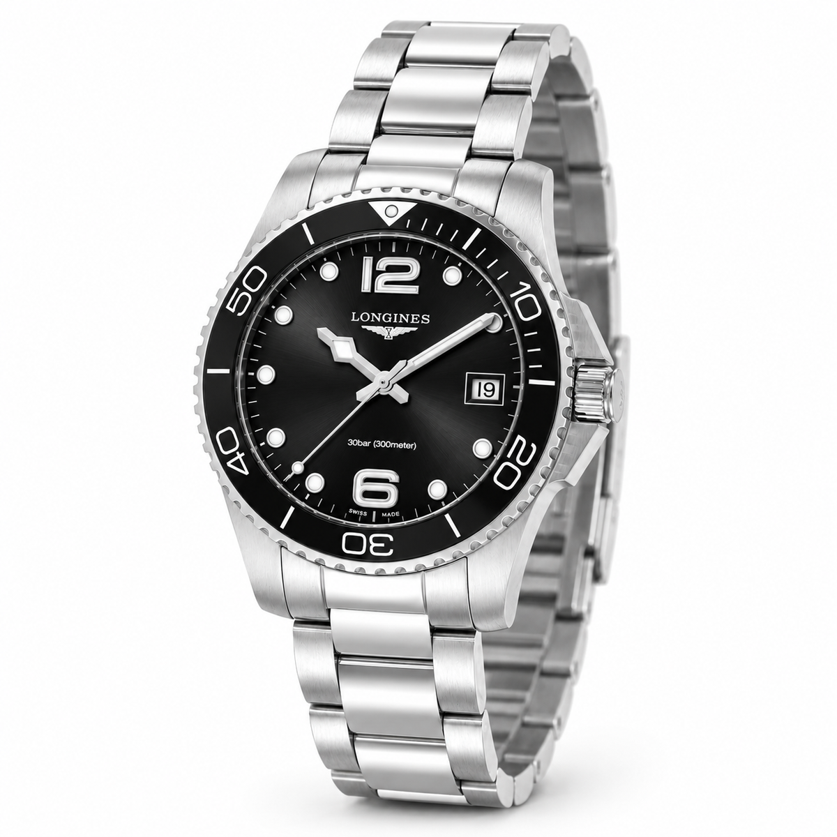 Longines HydroConquest Quartz L3.370.4.56.6 — vue trois quarts