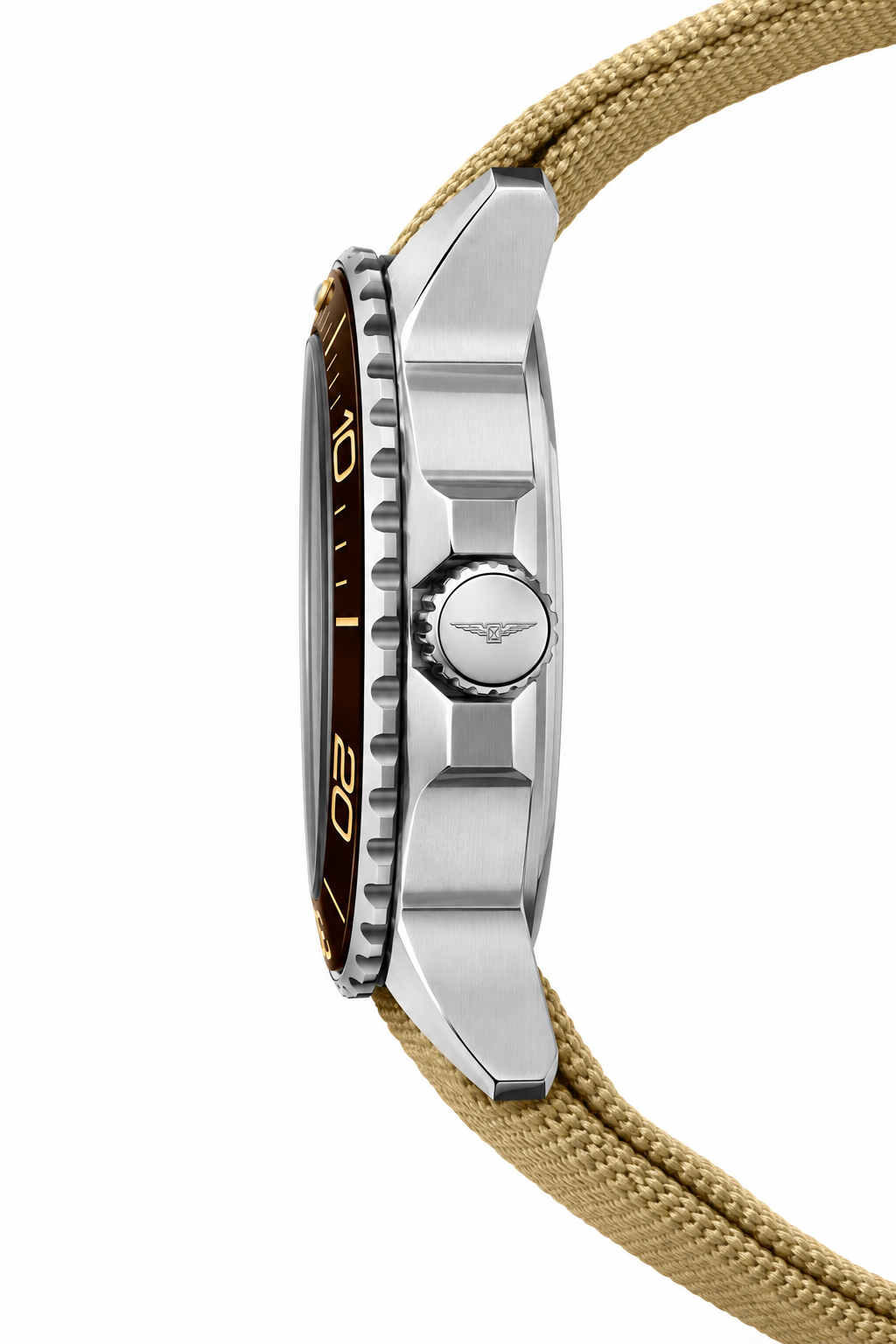 Longines HydroConquest GMT L3.790.4.66.2 — vue de profil